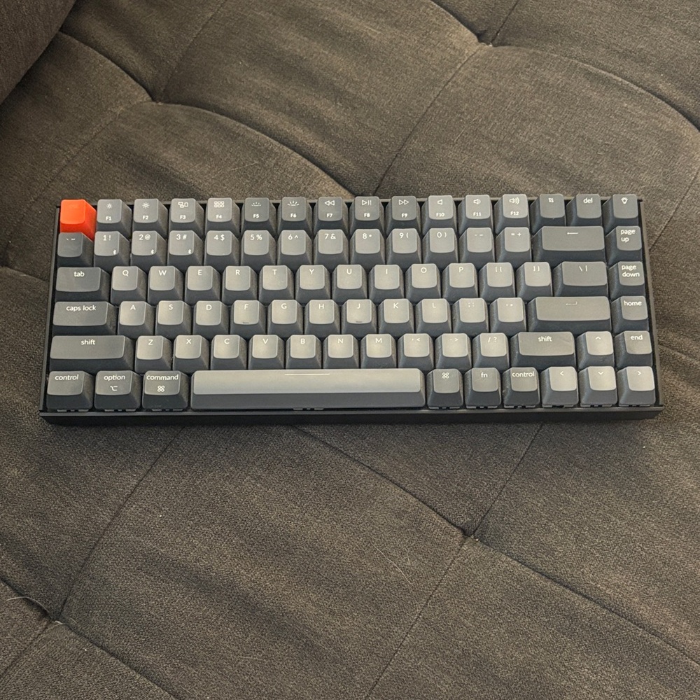 Bluetooth/wired keyboard